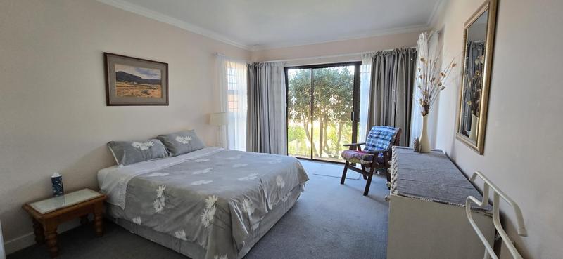 4 Bedroom Property for Sale in Glentana Western Cape